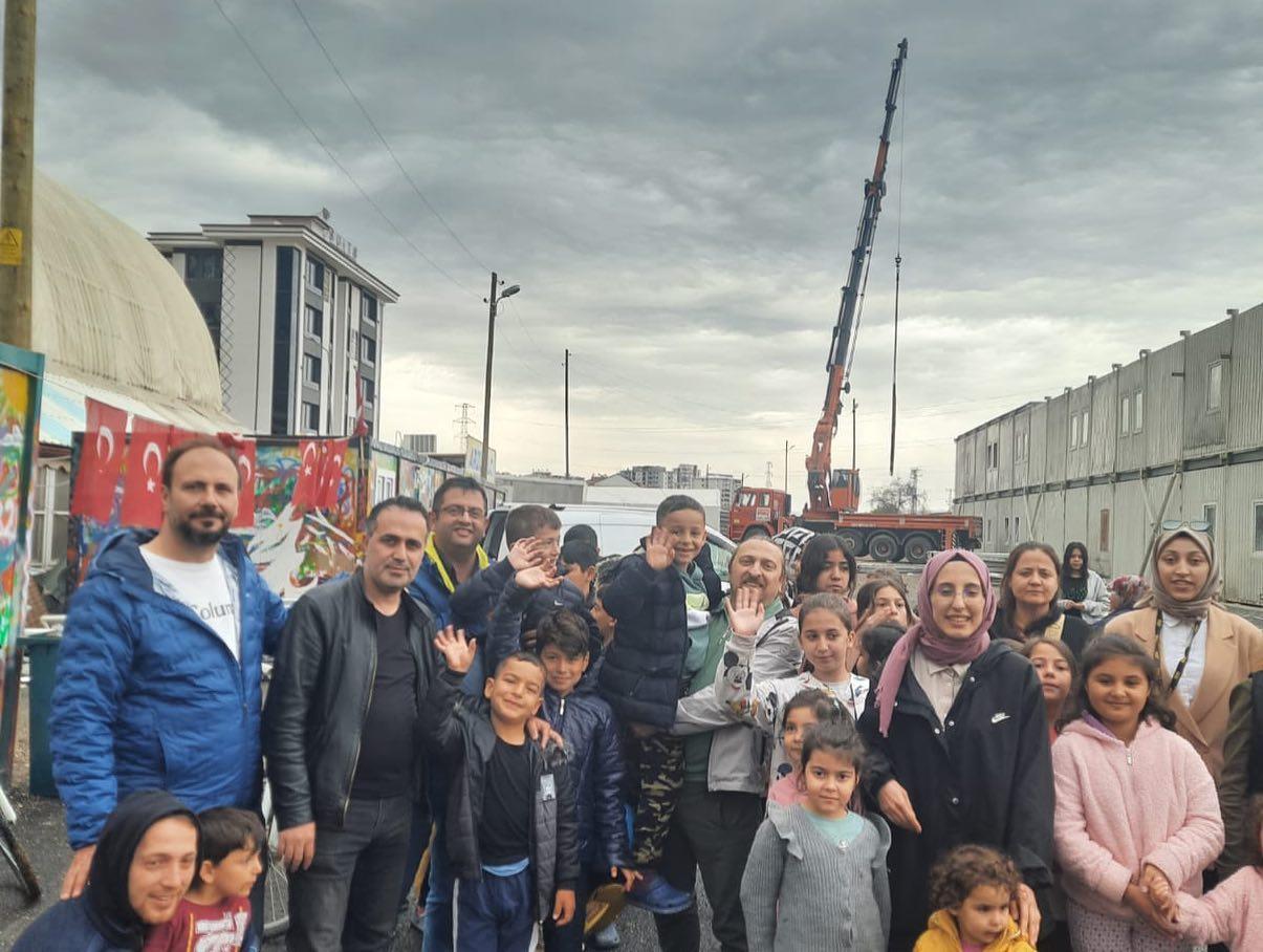 MARAŞLI ÇOCUKLARA YARDIM 5.jpg