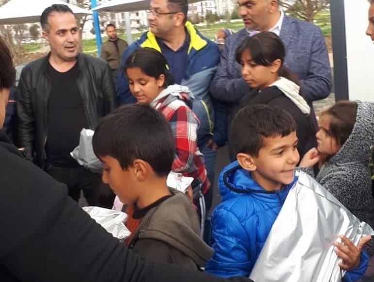 MARAŞLI ÇOCUKLARA YARDIM 4.jpg